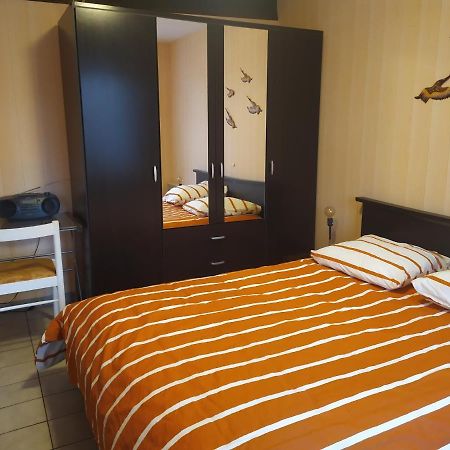 Apartmán Chez Fabienne T1 Le Breuil-sur-Couze Exteriér fotografie