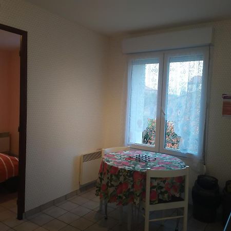 Apartmán Chez Fabienne T1 Le Breuil-sur-Couze Exteriér fotografie