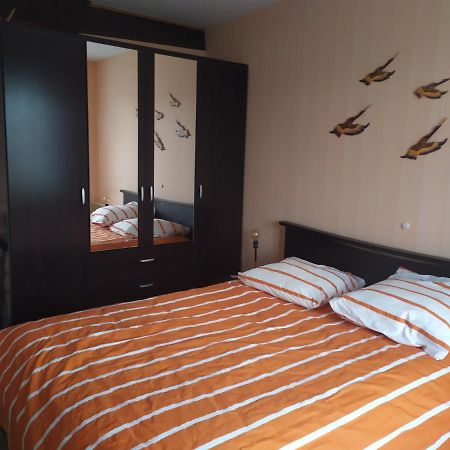Apartmán Chez Fabienne T1 Le Breuil-sur-Couze Exteriér fotografie
