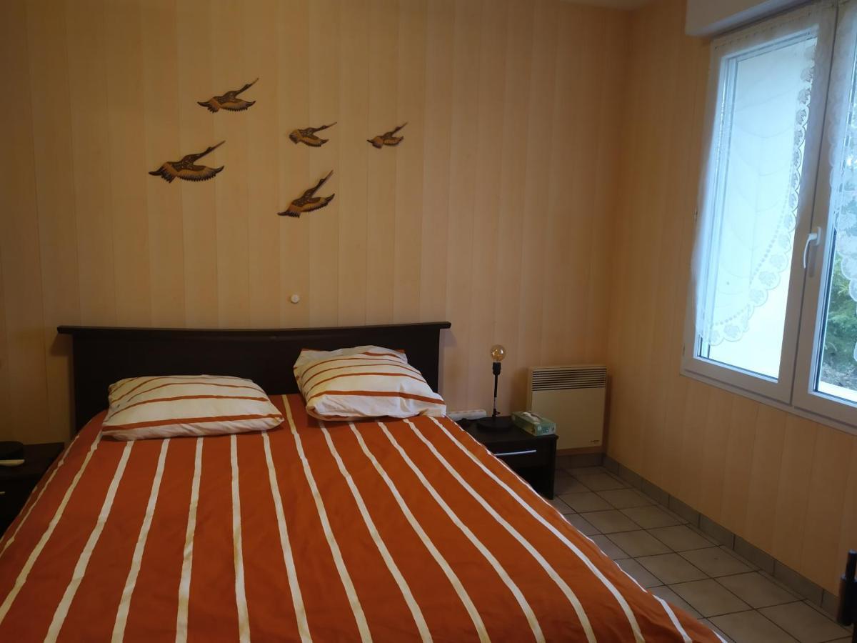 Apartmán Chez Fabienne T1 Le Breuil-sur-Couze Exteriér fotografie