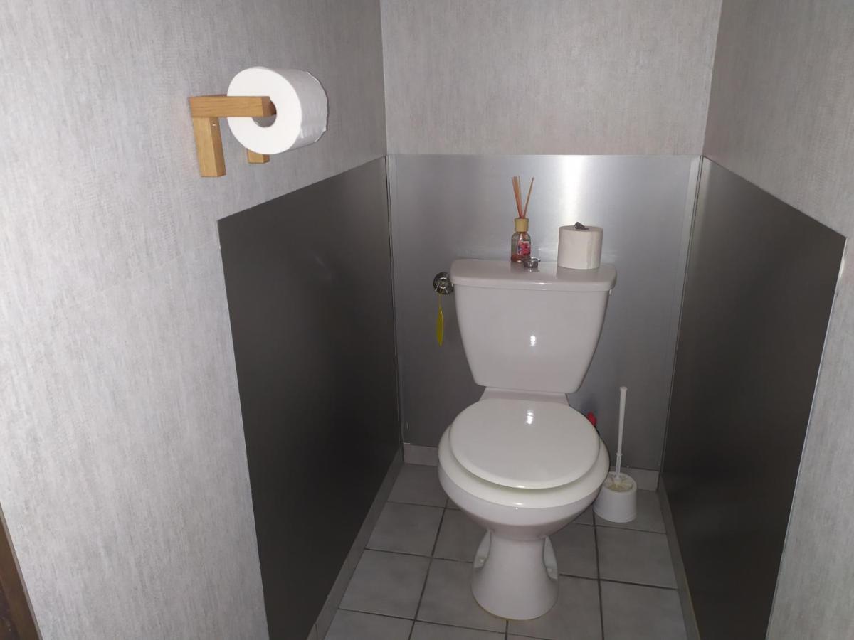 Apartmán Chez Fabienne T1 Le Breuil-sur-Couze Exteriér fotografie